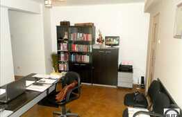 Vanzare 2 camere, 50 mp utili, zona Facultatea de Litere, cu parcare, A.C!