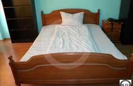 De vanzare 2 camere decomandate, 80 mp utili, 1 boxa la subsol, zona Centrala!