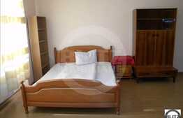 De vanzare 2 camere decomandate, 80 mp utili, 1 boxa la subsol, zona Centrala!