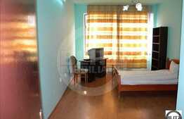 De vanzare 2 camere decomandate, 80 mp utili, 1 boxa la subsol, zona Centrala!