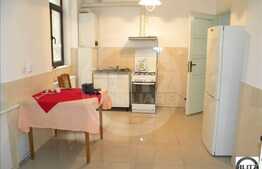 De vanzare 2 camere decomandate, 80 mp utili, 1 boxa la subsol, zona Centrala!