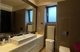 Apartament 3 camere, situat intr-un imobil tip villa, zona Parcului Central