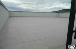 Vanzare 2 camere, 53 mp utili plus 90 mp TERASA! Zona linistita! Semifinisat!