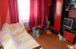 Vanzare apartament 3 camere, decomandat, 64 mp, 1 garaj, zona strazii Dunarii!