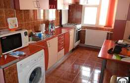 Vanzare apartament 3 camere, decomandat, 64 mp, 1 garaj, zona strazii Dunarii!