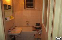 De vanzare apartament 2 camere semidecomandate, zona Piata Hermes. Boxa inclusa!