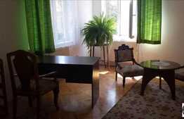 De inchiriat 4 camere, 100 mp, 2 garaje, 1 loc de parcare, zona strazii Suceava!