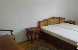 De inchiriat 4 camere, 100 mp, 2 garaje, 1 loc de parcare, zona strazii Suceava!