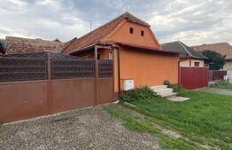 Casa cu 4 camere, 300 mp, teren 250 mp, zona Sacele