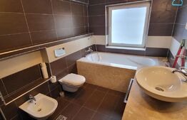 Apartament de 3 camere decomandate, 103mp, 2 bai, 2 balcoane, zona Vivo