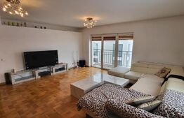 Apartament de 3 camere decomandate, 103mp, 2 bai, 2 balcoane, zona Vivo