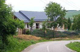 Casa pe un singur nivel, 102 mp utili, teren de 642 mp