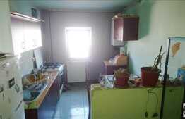 Apartament 4 camere, 80 mp, decomandat, zona Piata Flora