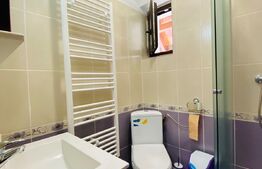 Casa de 6 camere, 250 mp utili, curte de 150 mp, parcare, zona Faget