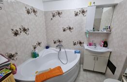 Apartament de 2 camere, decomandat, 49mp, balcon, parcare, zona Petrom
