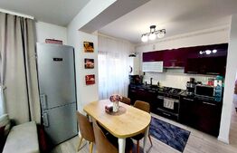 Apartament de 3 camere, 64mp, balcon, etaj intermediar, zona Sub Cetate