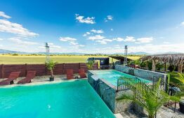 Afacere la cheie - club, piscina, pensiune - locatia de vara a anului 2022 in Romania, totul pe o suprafata de peste 3 ha! Se accepta si plata in rate cu un avans minim de 50%