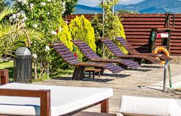 Afacere la cheie - club, piscina, pensiune - locatia de vara a anului 2022 in Romania, totul pe o suprafata de peste 3 ha! Se accepta si plata in rate cu un avans minim de 50%