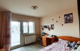 Apartament 2 camere, decomandat, 2 balcoane, zona Nicolae Titulescu