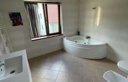 Casa individuala, 5 camere, 220 mp, garaj, zona Floresti