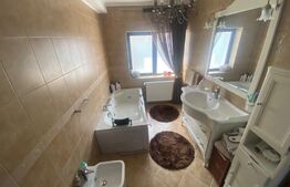 Casa de vanzare 6 camere LUX , 220 mp , Sacele zona Bunloc 