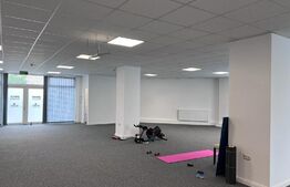 Parter , complex mixt, open space, 2 accese, acces facil. 