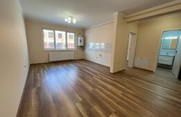 Apartament 2 camere, 43 mp, nemobilat, parcare, zona Eroilor