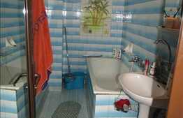 Apartament cu 3 camere, 73 mp, decomandat, zona strazii Bucuresti