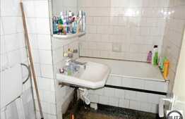 De vanzare 3 camere, 65 mp utili, decomandat, zona strazii Parang!