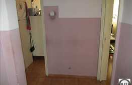 Vanzare 3 camere decomandate, imobil izolat exterior, 65,8 mp, boxa la subsol.