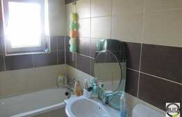 Apartament cu scara interioara, 3 camere, 95 mp, zona Florilor! Parcare cu CF!