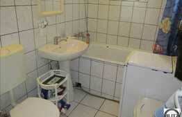 De vanzare 2 camere, decomandat, 60 mp utili, 1 boxa la subsol, zona BRD!