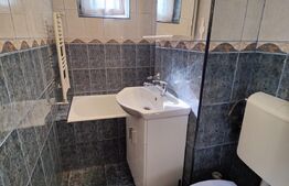 Apartament de 3 camere, 47mp, semidecomandat, zona Parang