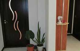 De vanzare 4 camere, decomandat, 94 mp util, etaj intermediar, zona Iulius Mall!