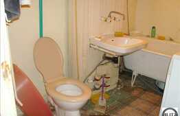 Vanzare 3 camere decomandate, 65 mp, zona Golden Tulip. Loc de parcare si boxa!