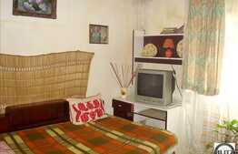 Vanzare 3 camere decomandate, 65 mp, zona Golden Tulip. Loc de parcare si boxa!