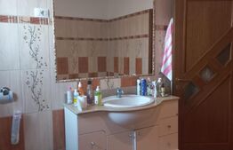 Casa individuala, 5 camere, 480mp, teren 660 mp, Sanpetru