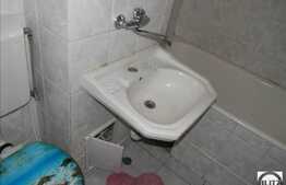 De vanzare 2 camere, decomandat, 42 mp utili, boxa la subsol, zona Sirena!