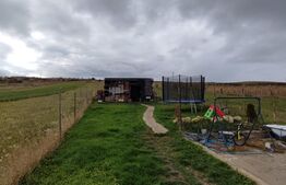 Teren 2100 mp, + constructie locuinta 54 mp, Salicea