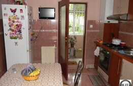 Apartament 2 camere, 48 mp utili, decomandat, loc parcare, boxa, zona Primaverii