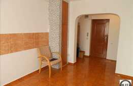 De vanzare apartament cu 1 camera, 36 mp, balcon, zona strazii Florilor!