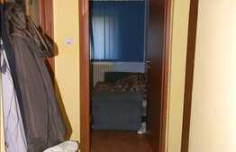 Zona Golden Tulip, apartament de vanzare, 3 camere decomandate, 61.33 mp