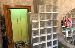 Vila cu demisol 240mp, 3 dormitoare, 3 bai, zona rezidentiala Cetate