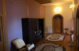 Vila cu demisol 240mp, 3 dormitoare, 3 bai, zona rezidentiala Cetate