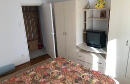 Apartament de 2 camere, decomandat, balcon, 53 mp, zona Cetate