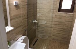 Spatiu comercial de 89mp cu 2 balcoane si 2 bai in zona Tolstoi