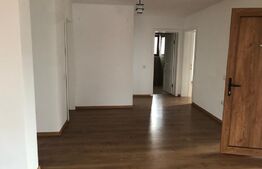 Spatiu comercial de 89mp cu 2 balcoane si 2 bai in zona Tolstoi