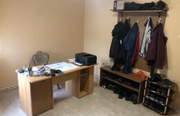 Apartament de 120 mp la casa, etaj 1, 2 bai, 5 camere, curte, zona Cetate