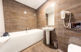 Hotel 4* UltraCentral ,64 Camere+8 Apartamente, 3 Restaurante & Piscina 