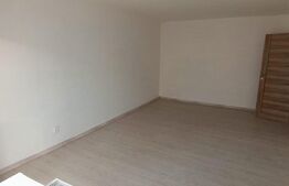 Apartament 3 camere, etaj intermediar, zona Sub Stadion